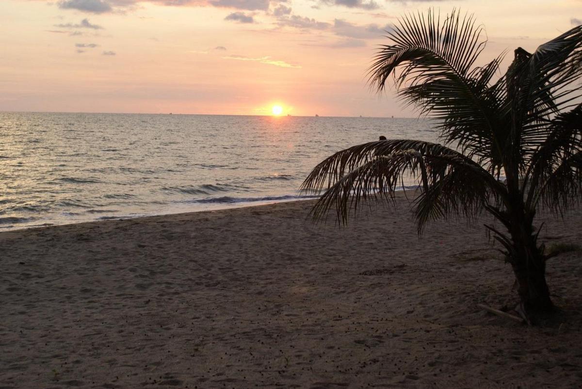 Sammy Seaview Mae Ramphueng Beach Front Golden Elephant บ้านช้างทองวิวทะเลหน้าหาดแม่รำพึง Rayong Eksteriør billede